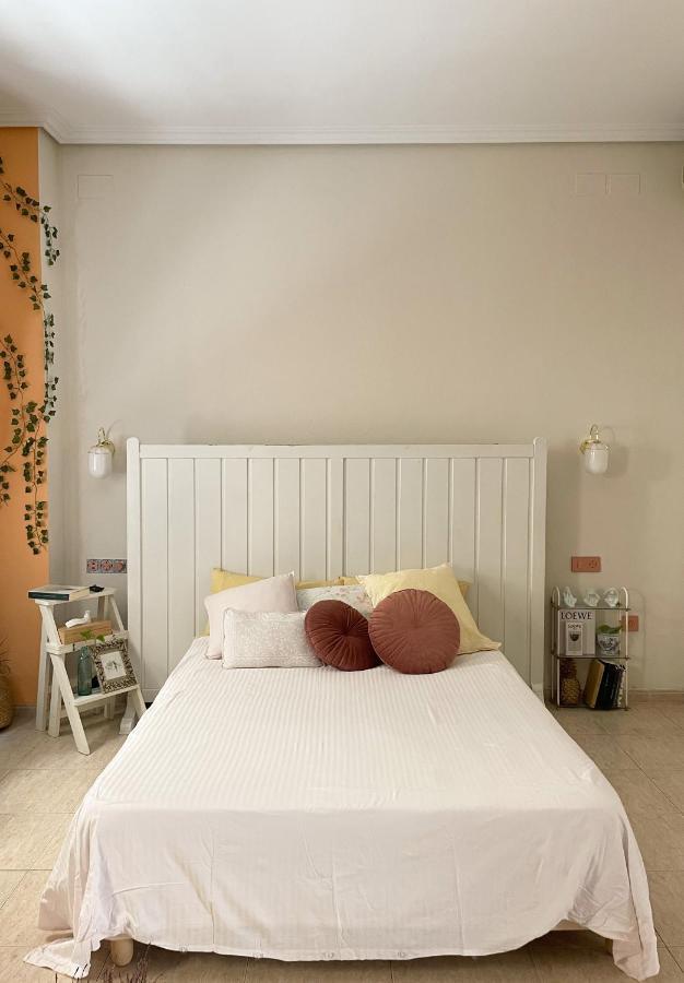 Serva La Bari Studio Sevilla Exteriér fotografie